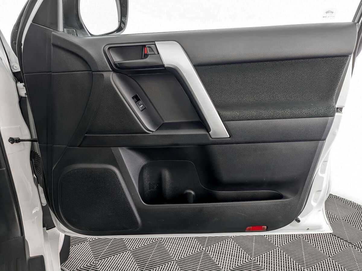 Toyota Land Cruiser Prado, 2019 Фото №21