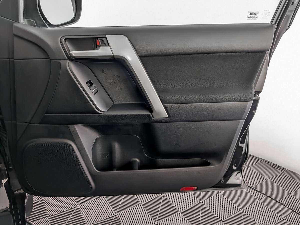 Toyota Land Cruiser Prado, 2018 Фото №21