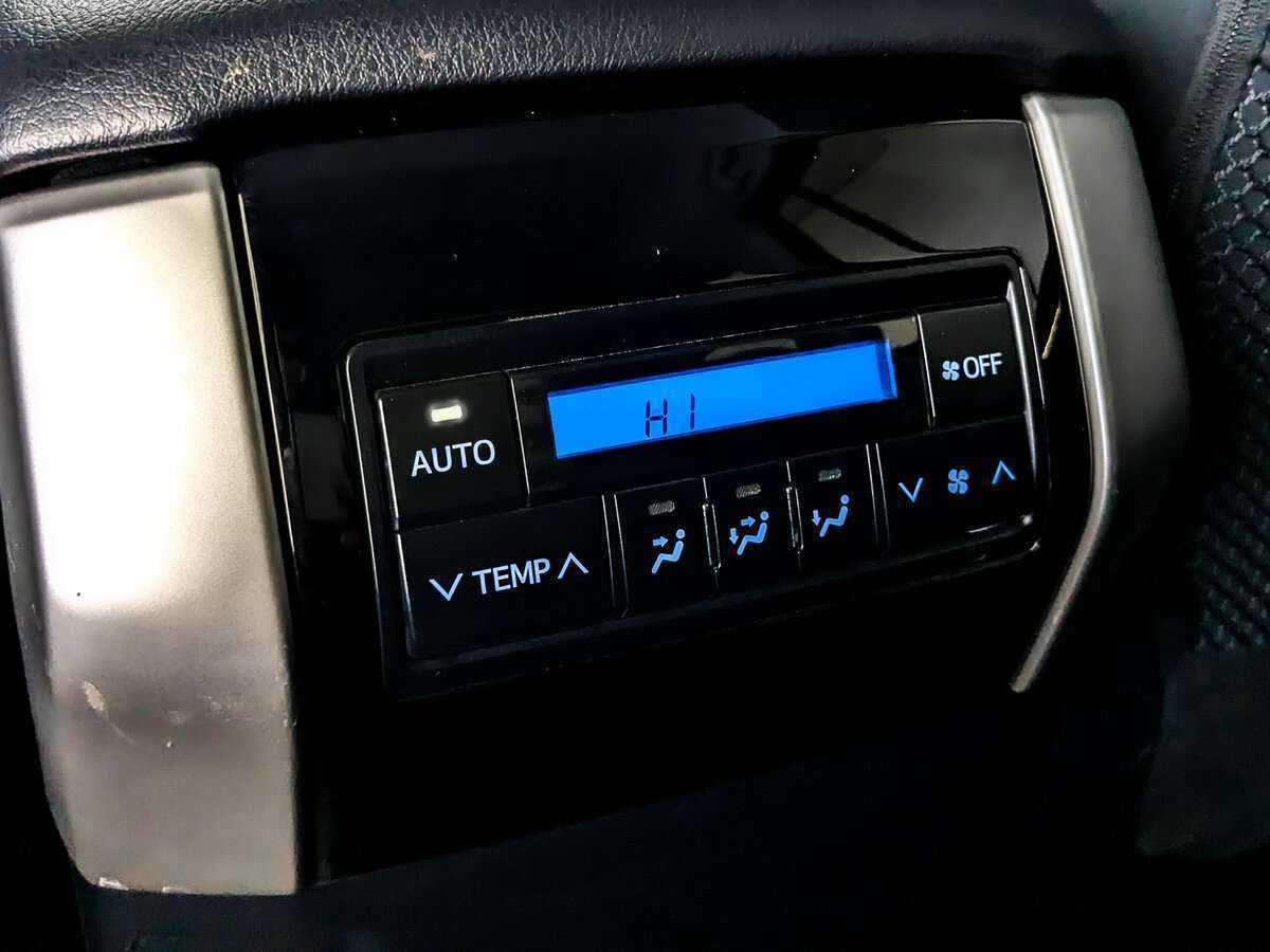 Toyota Land Cruiser Prado, 2018 Фото №24