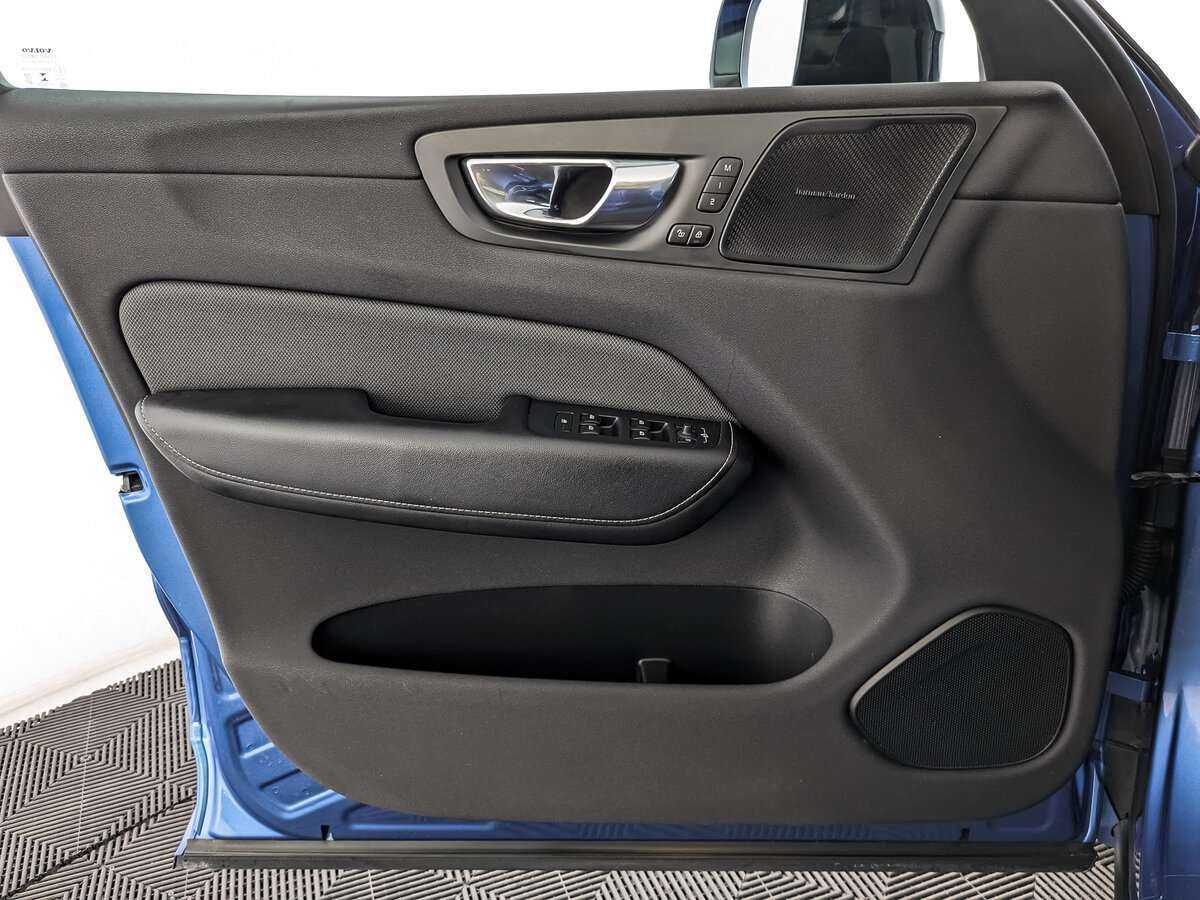 Volvo XC60, 2019 Фото №15