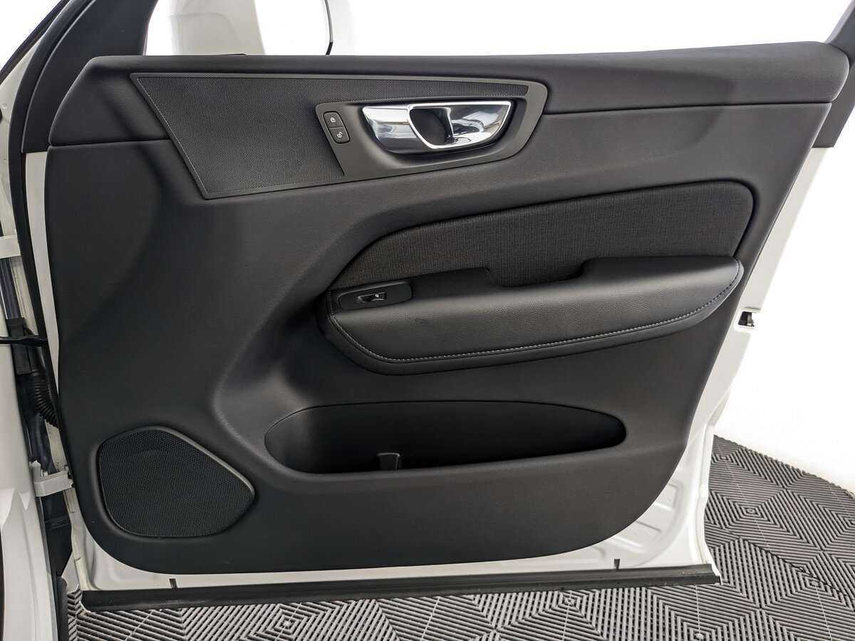 Volvo XC60, 2019 Фото №21