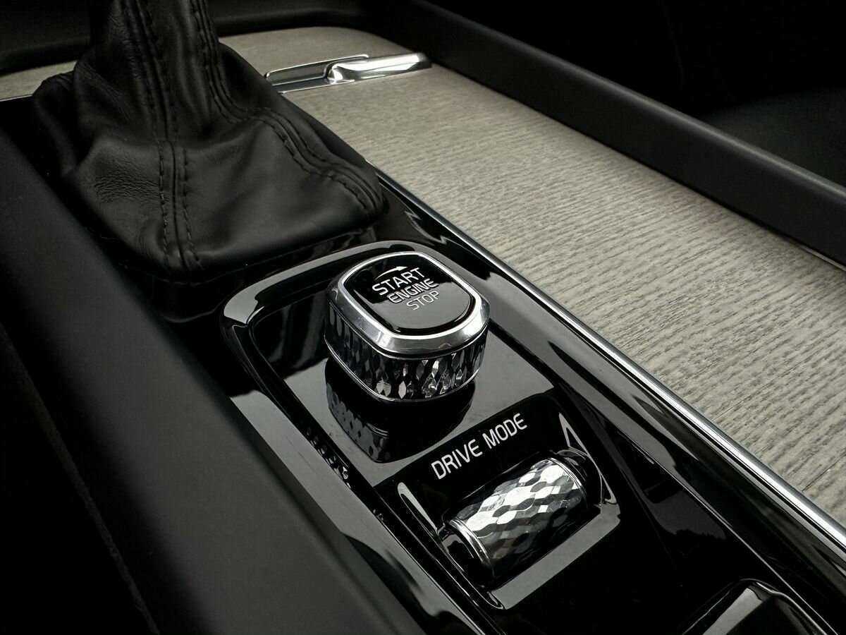 Volvo XC60, 2021 Фото №16