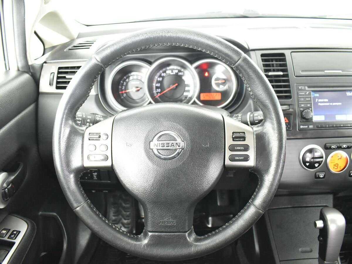 Nissan Tiida, 2011 Фото №10