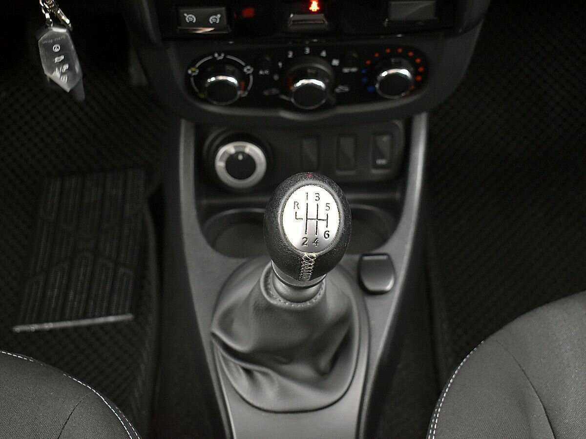 Renault Duster, 2017 Фото №14