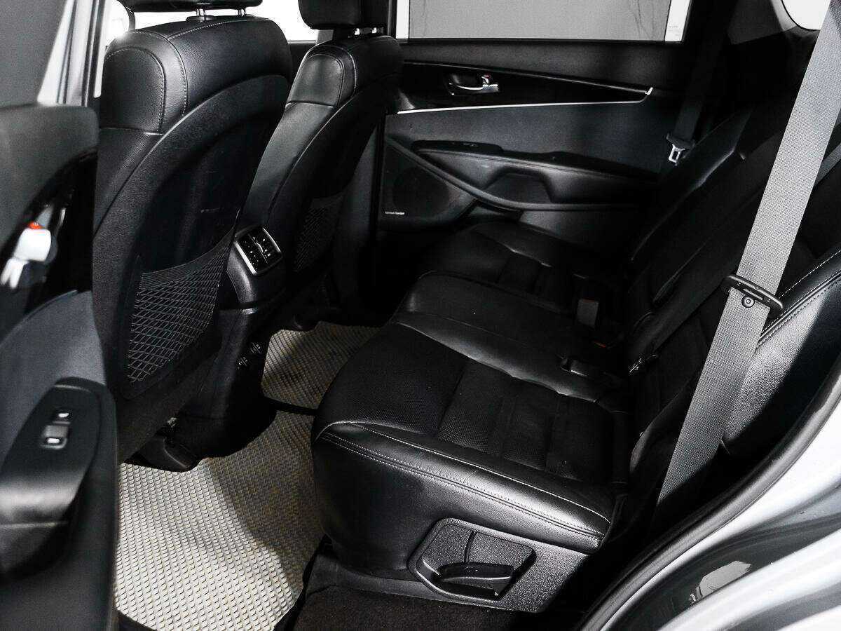 Kia Sorento, 2018 Фото №10