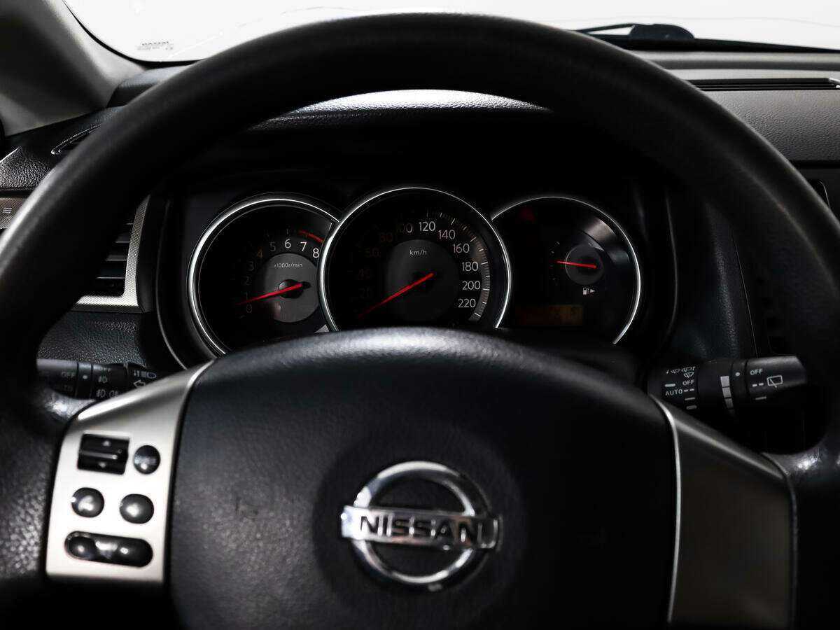 Nissan Tiida, 2008 Фото №13