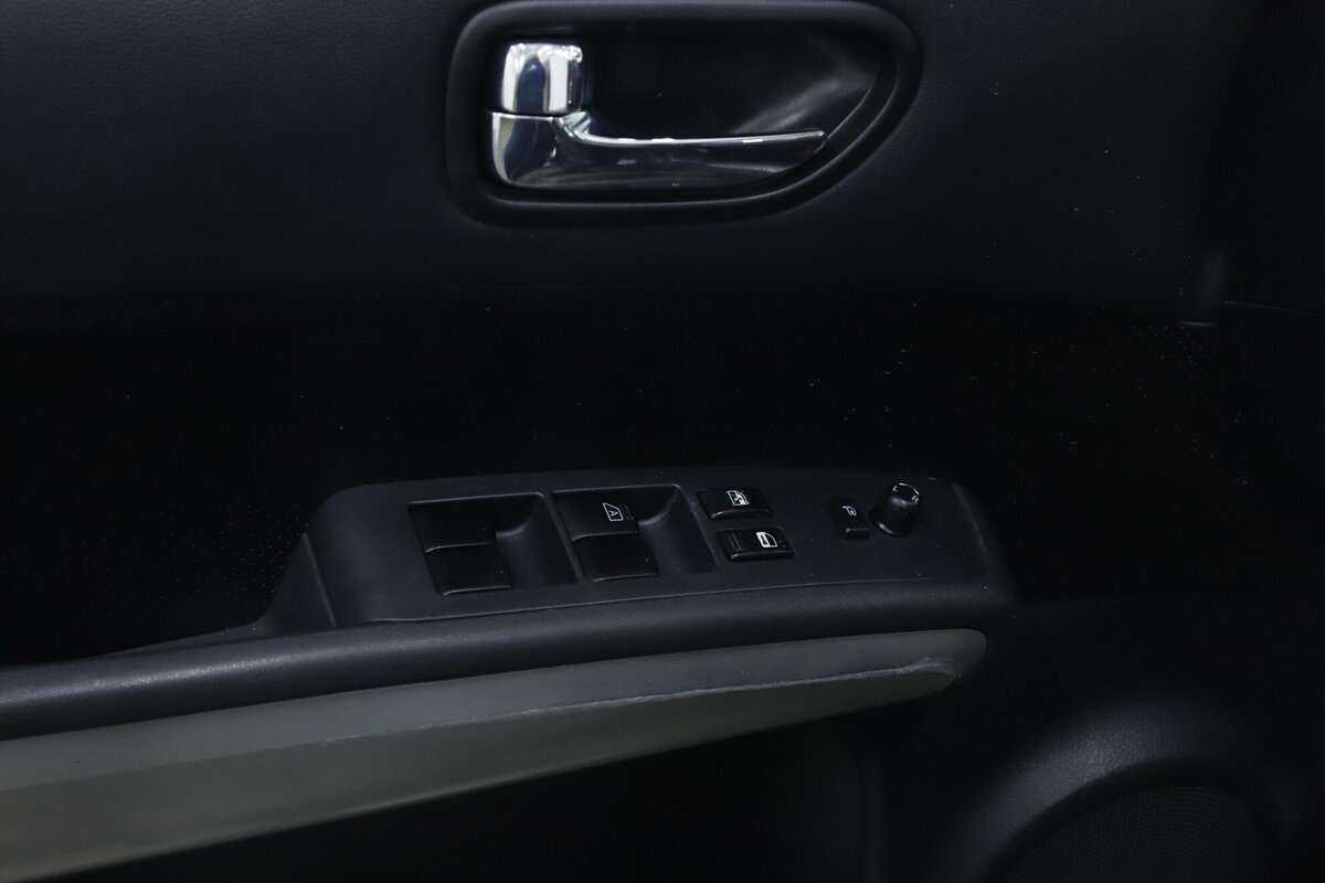 Nissan X-Trail, 2011 Фото №12