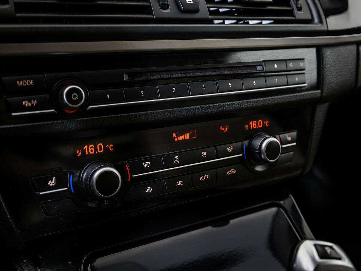 BMW 5 серии 530d, 2014 Фото №12