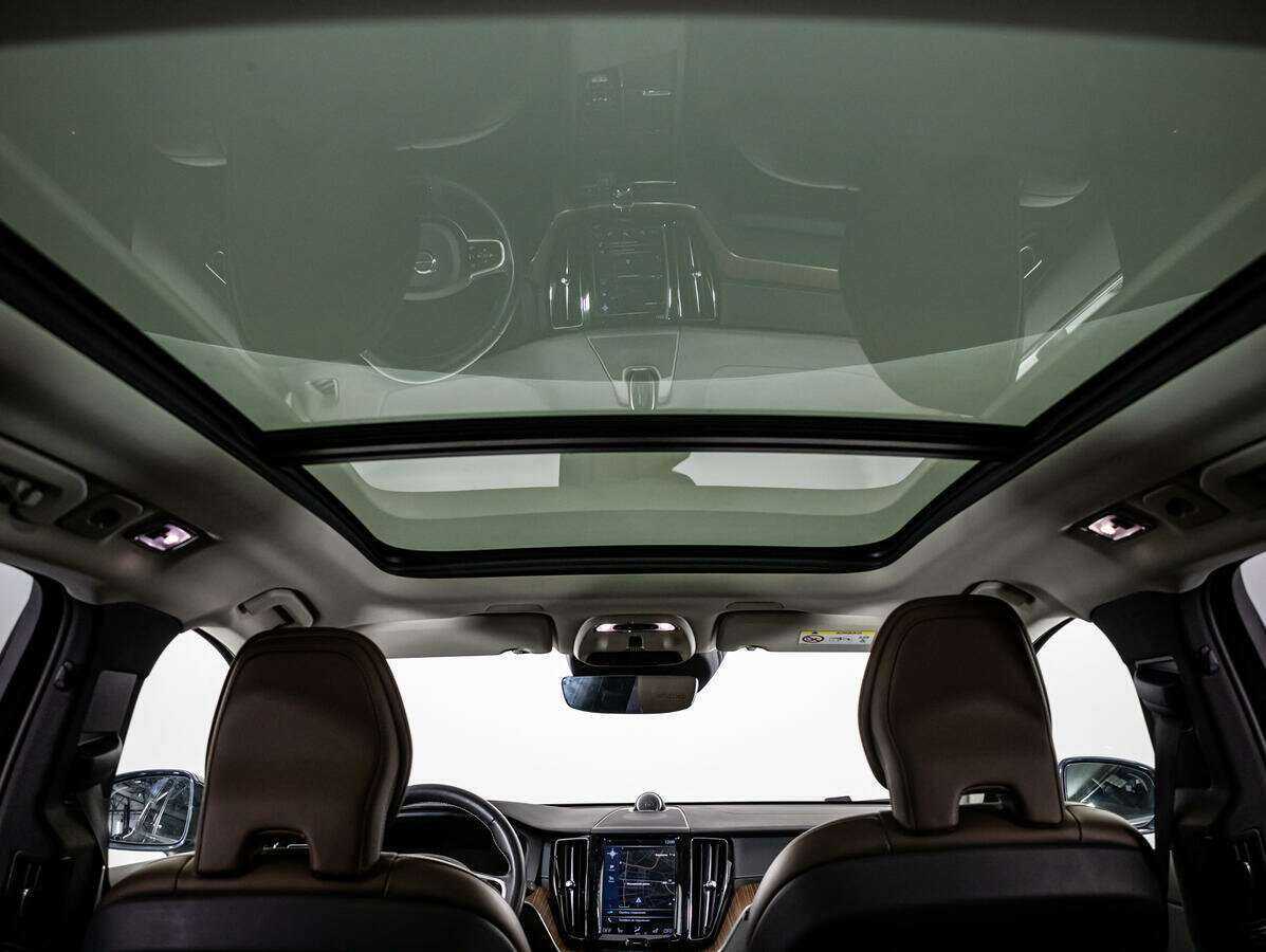 Volvo XC60, 2020 Фото №23