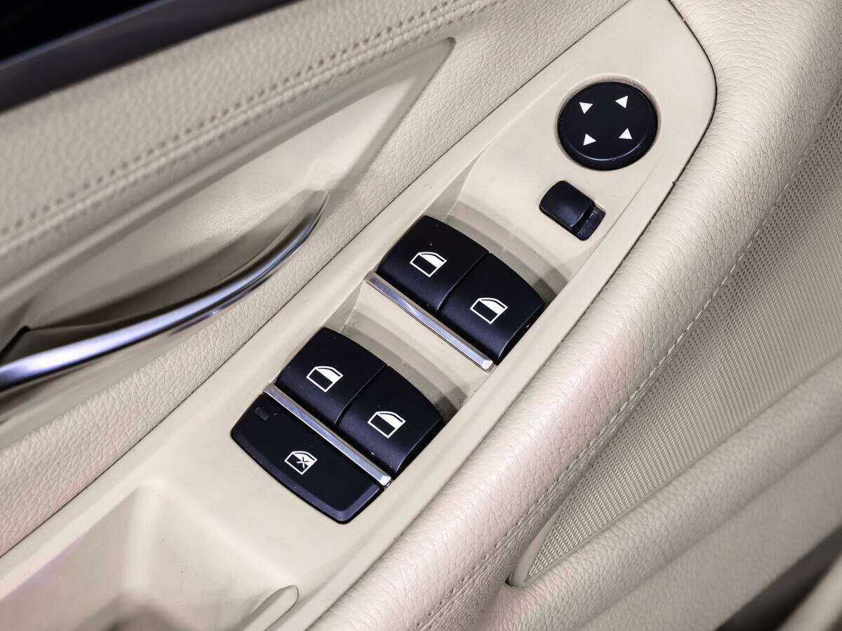 BMW 5 серии 520i, 2012 Фото №22