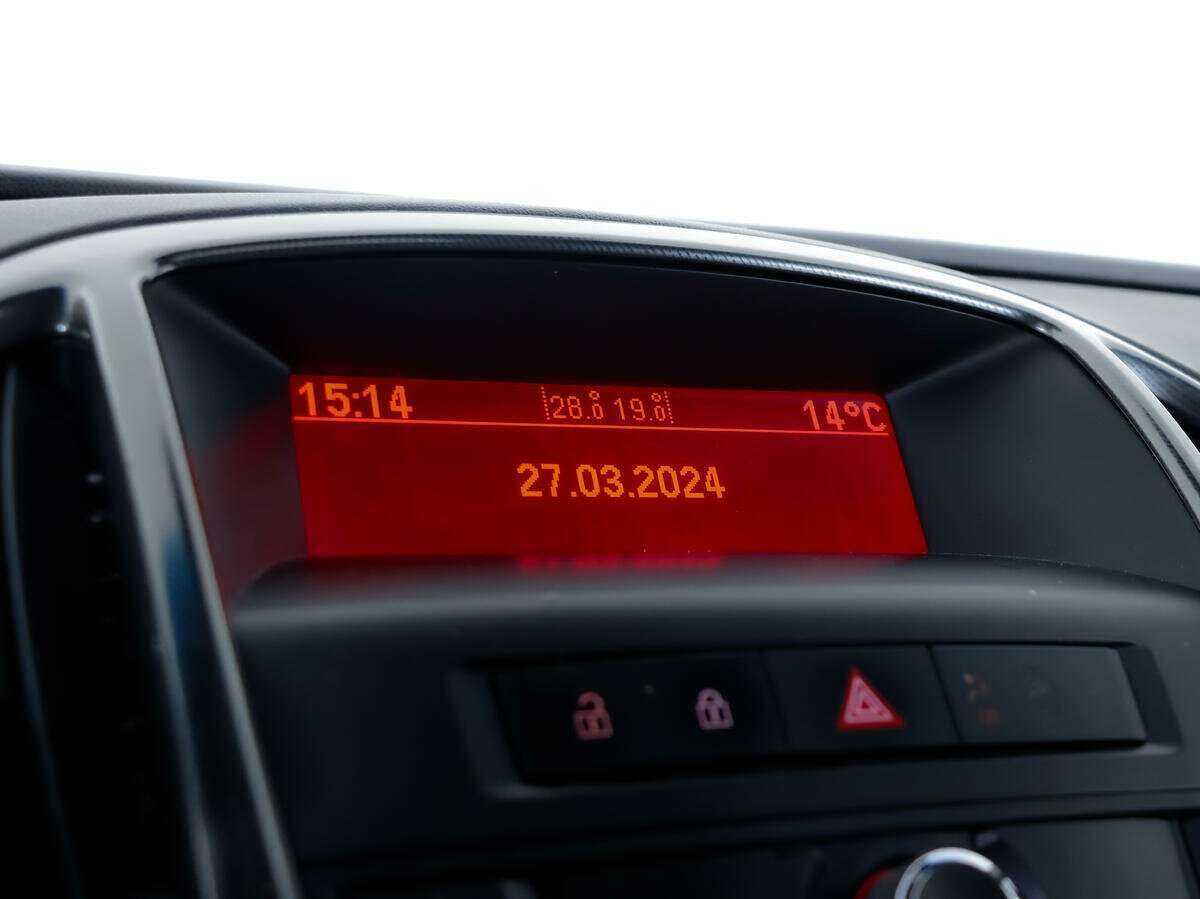 Opel Astra, 2010 Фото №13