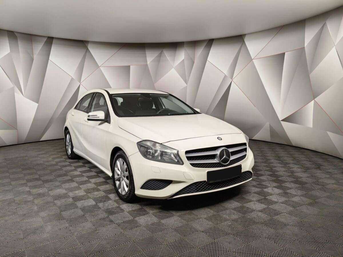 Mercedes-Benz A-Класс 180, 2014 - 217 768 км. | Фото №3