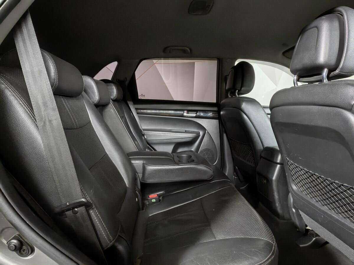 Kia Sorento, 2011 Фото №12