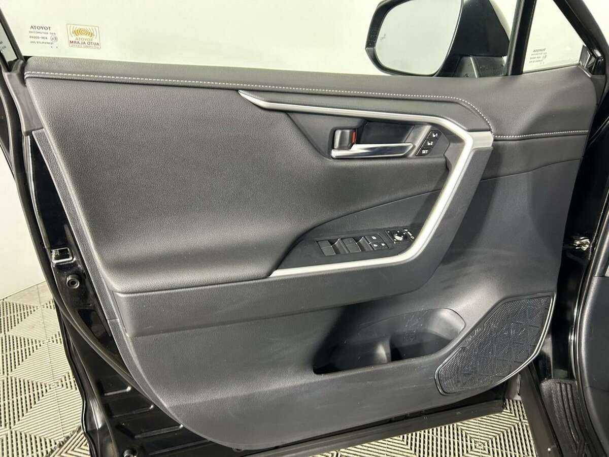 Toyota RAV4, 2022 - 48 602 км. | Фото №8