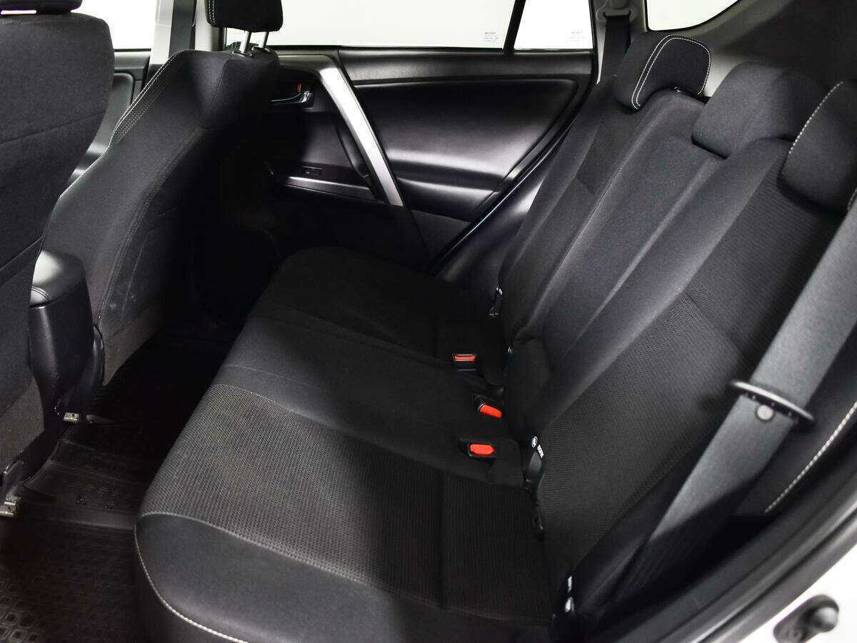 Toyota RAV4, 2018 Фото №12