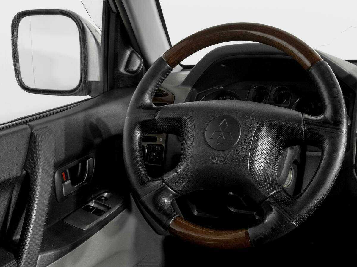Mitsubishi Pajero, 2004 Фото №16