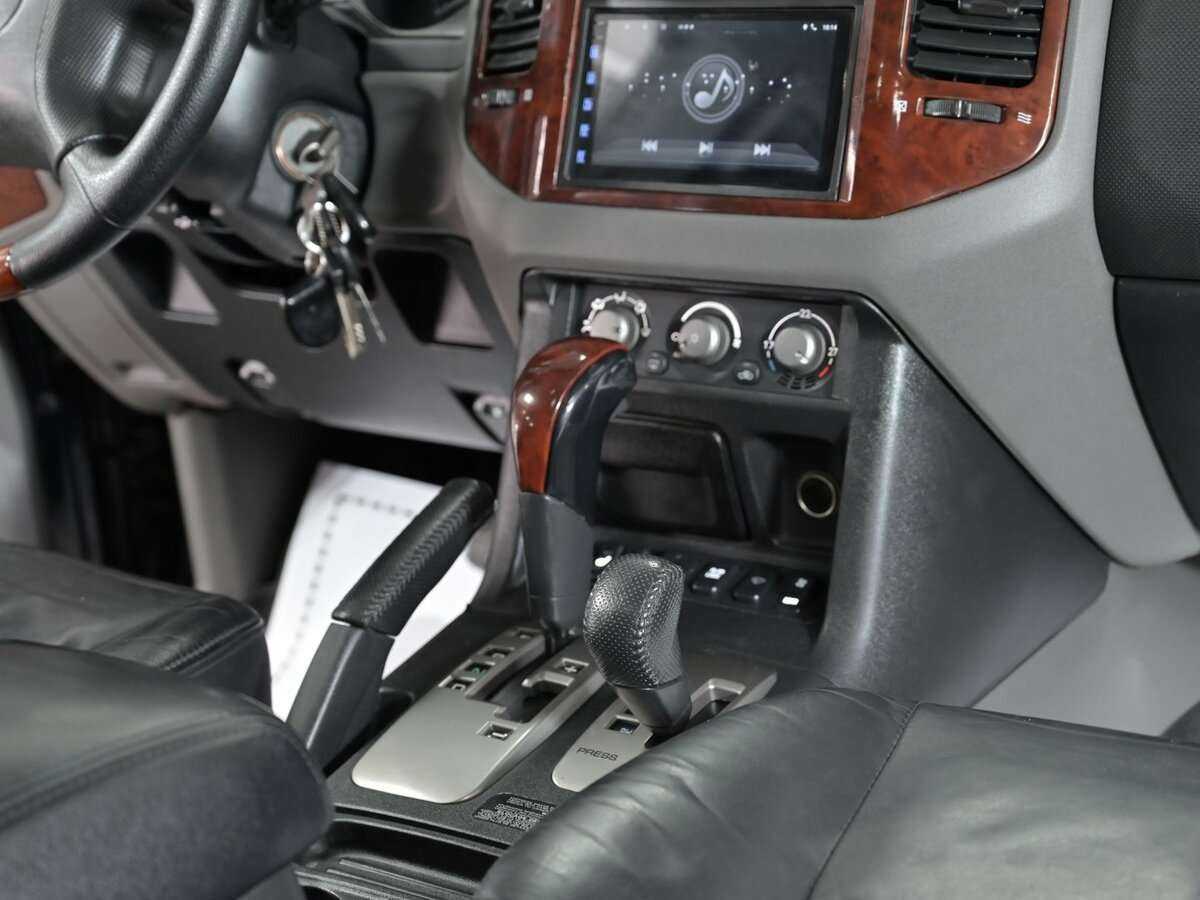 Mitsubishi Pajero, 2005 Фото №15