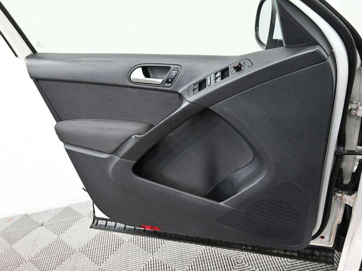 Volkswagen Tiguan, 2011 Фото №10