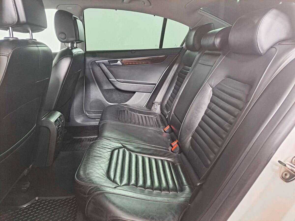 Volkswagen Passat, 2011 Фото №10