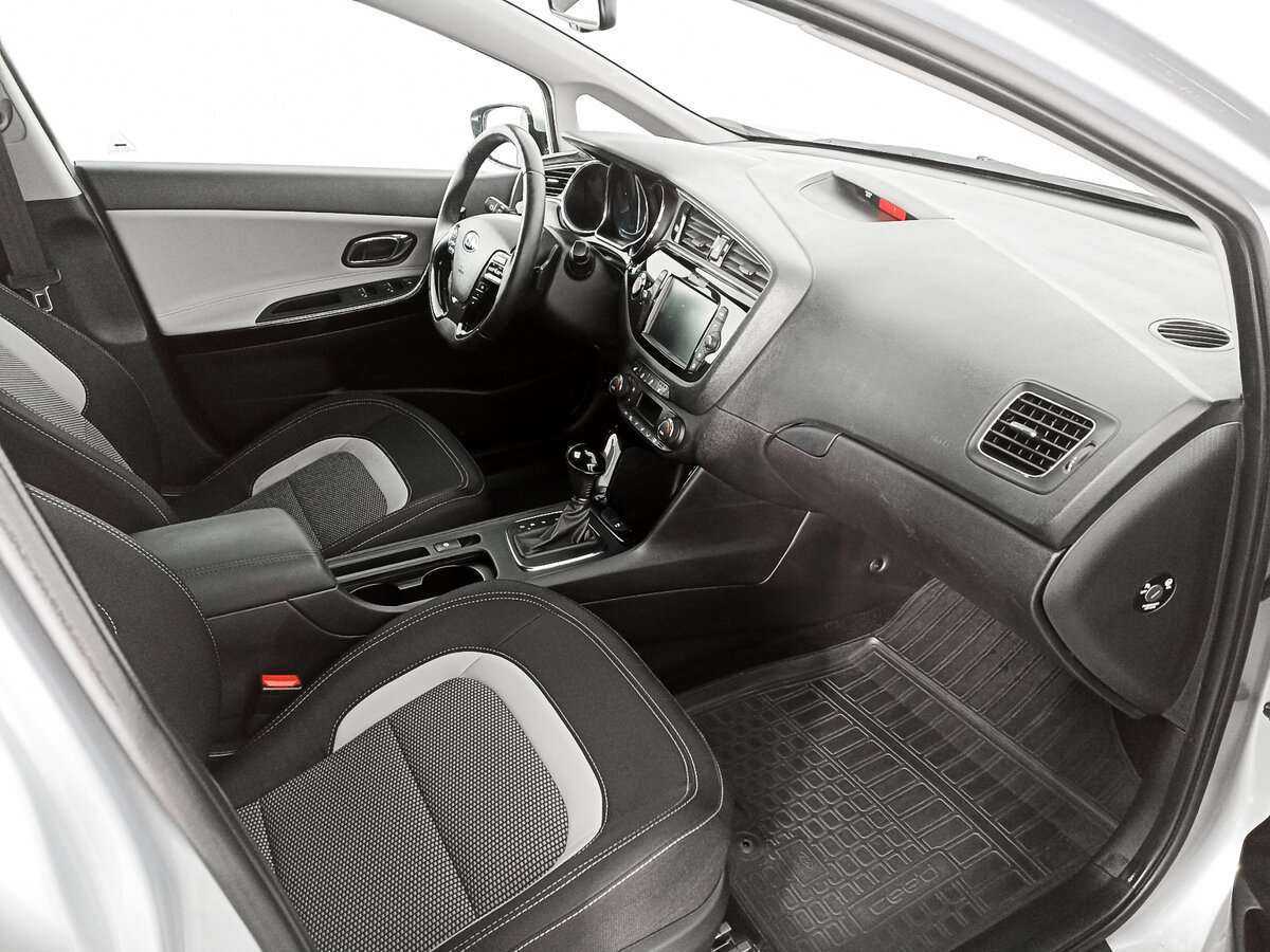Kia Ceed, 2018 Фото №11