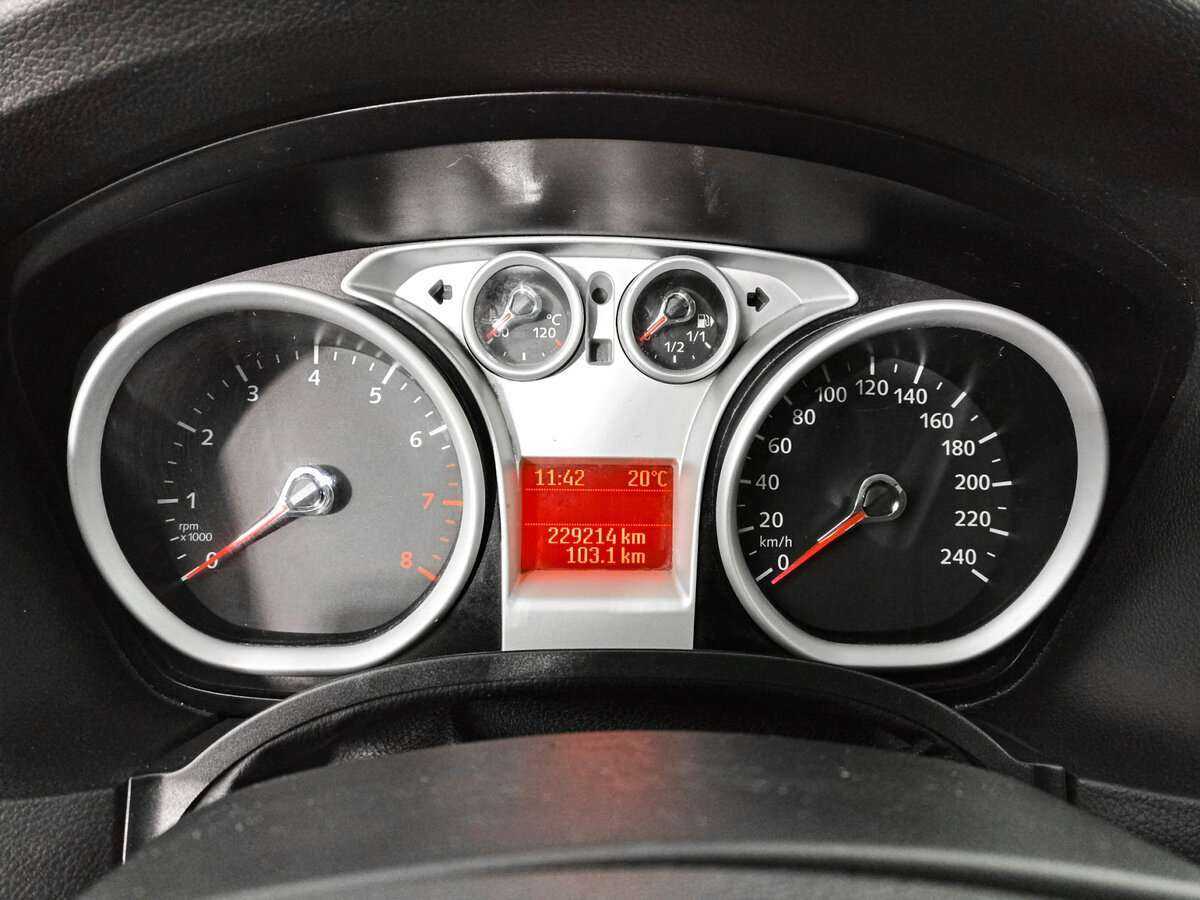 Ford Focus, 2011 Фото №11