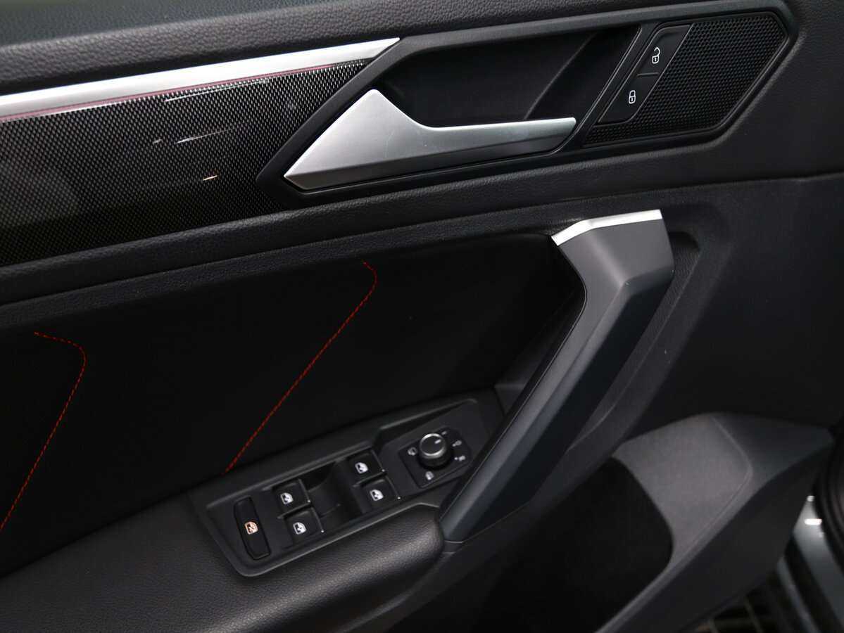 Volkswagen Tiguan, 2021 - 48 011 км. | Фото №7