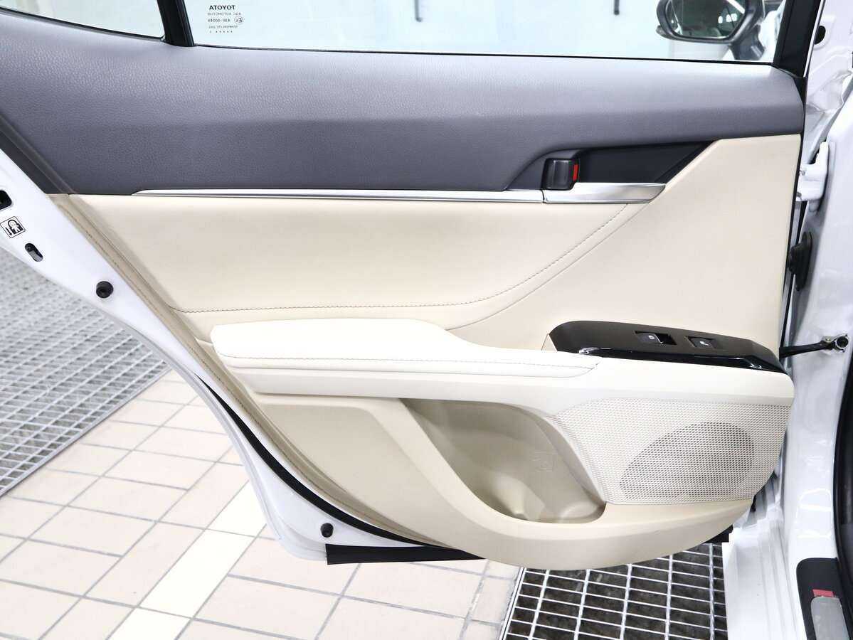 Toyota Camry, 2021 Фото №11