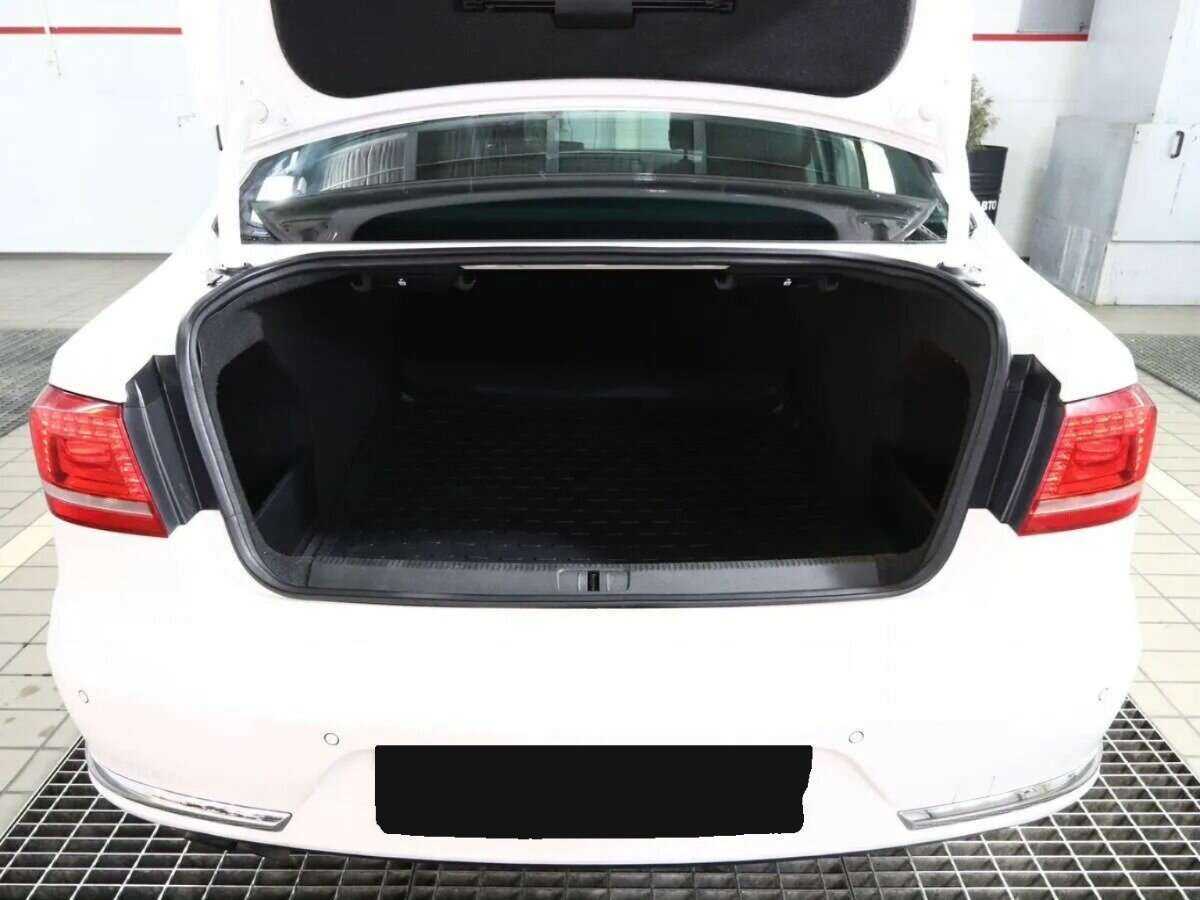 Volkswagen Passat, 2011 Фото №2