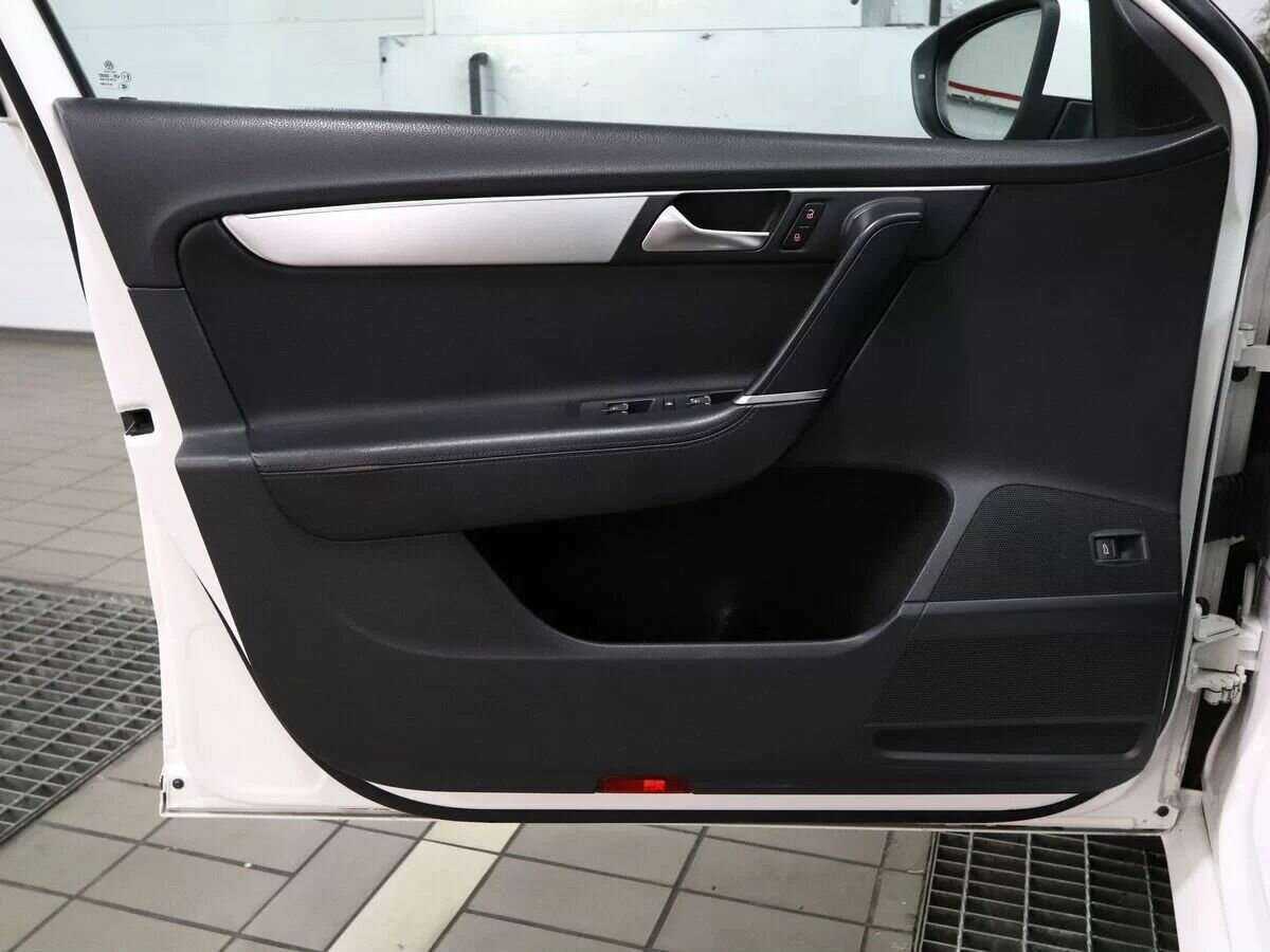 Volkswagen Passat, 2011 Фото №3