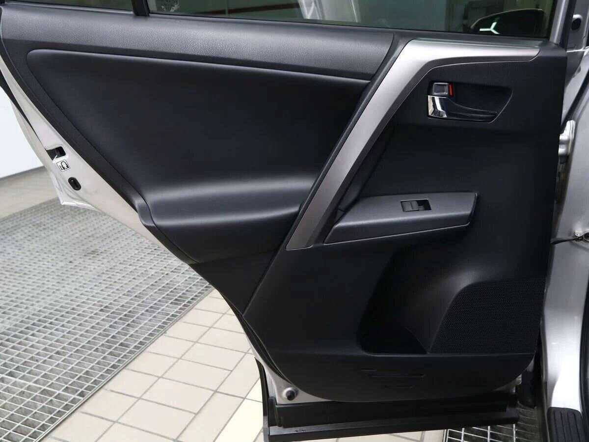 Toyota RAV4, 2019 Фото №17