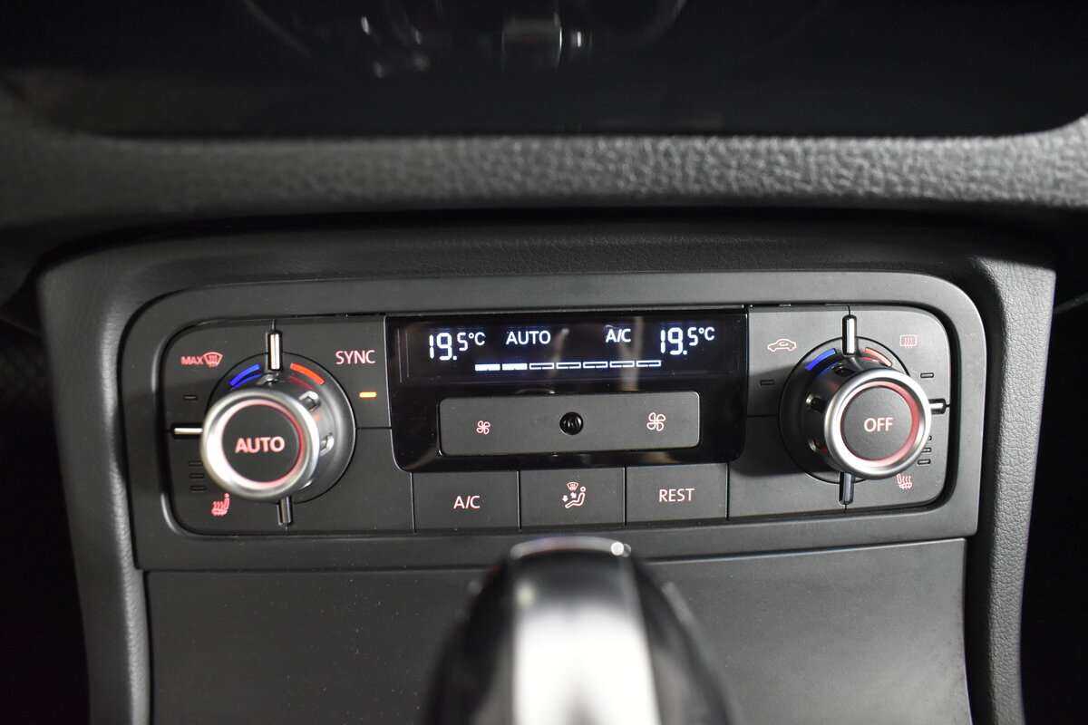 Volkswagen Touareg, 2013 Фото №18