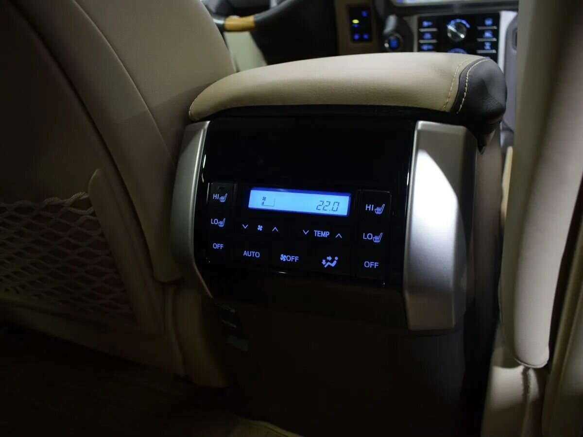 Toyota Land Cruiser Prado, 2020 Фото №22