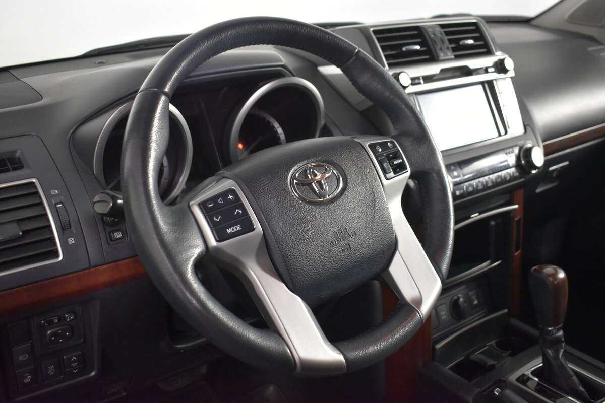 Toyota Land Cruiser Prado, 2017 Фото №14