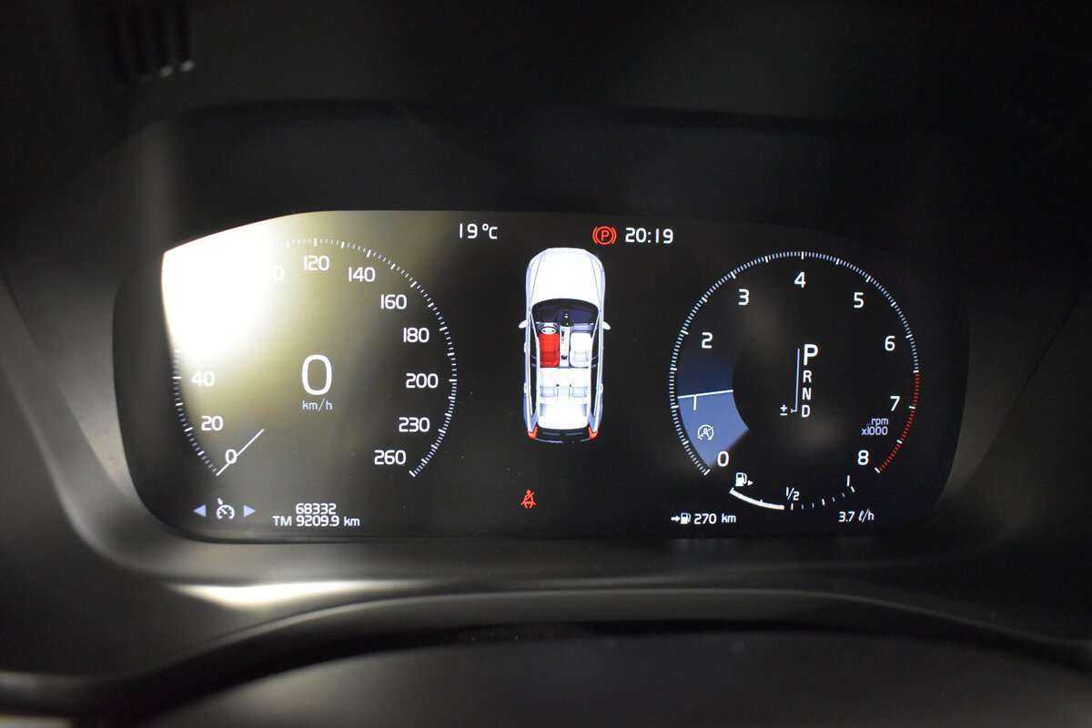 Volvo XC60, 2020 Фото №15