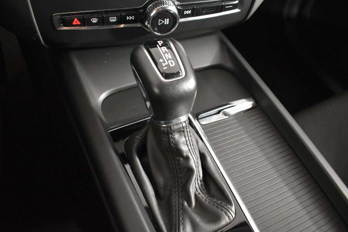 Volvo XC60, 2020 Фото №16