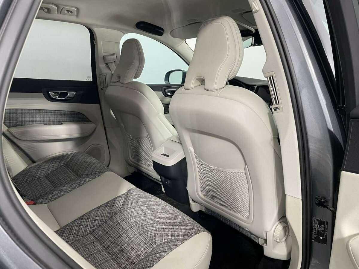 Volvo XC60, 2021 Фото №16