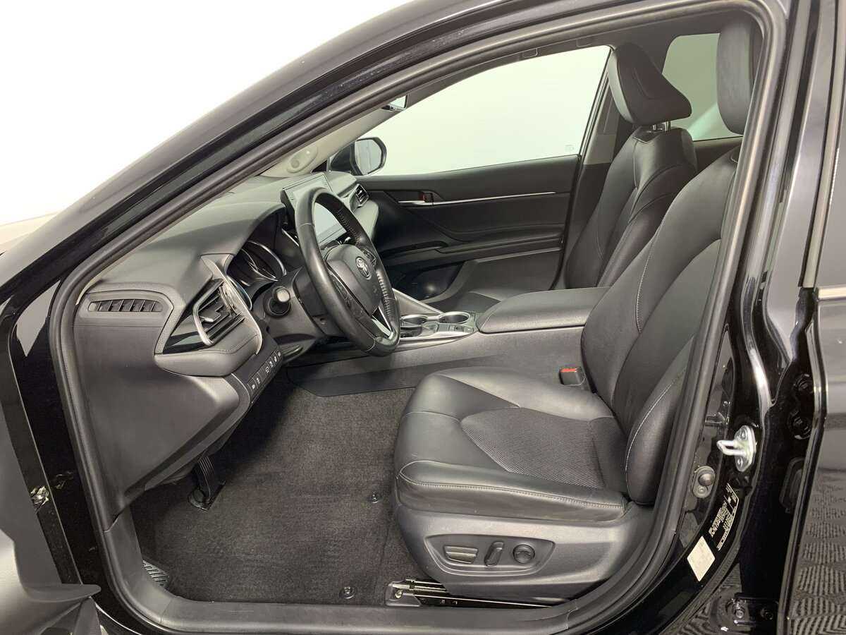 Toyota Camry, 2021 Фото №17