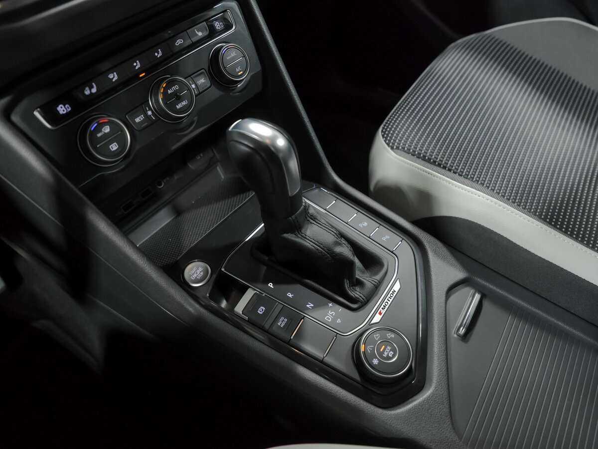 Volkswagen Tiguan, 2020 Фото №10