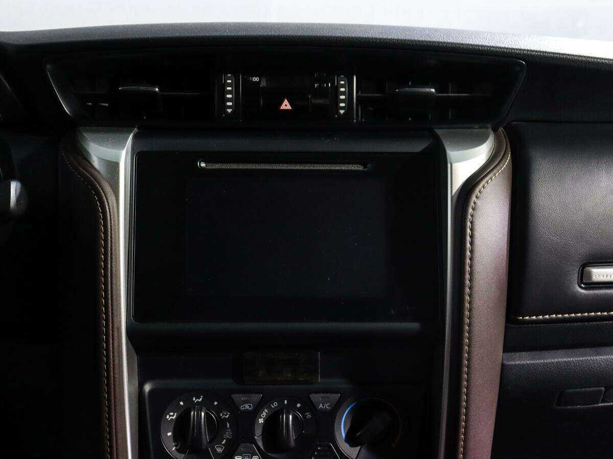 Toyota Fortuner, 2018 Фото №11