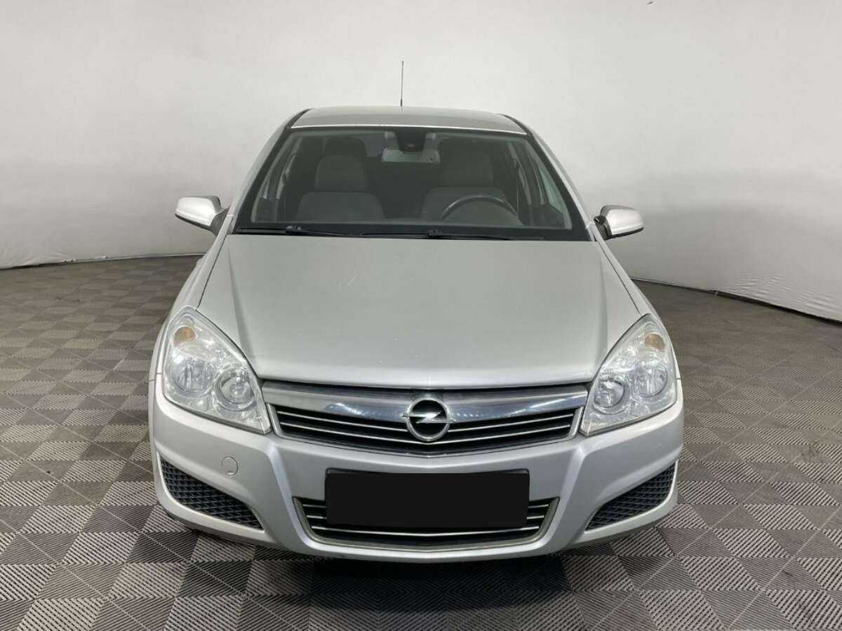 Opel Astra, 2010 - 167 660 км. | Фото №2