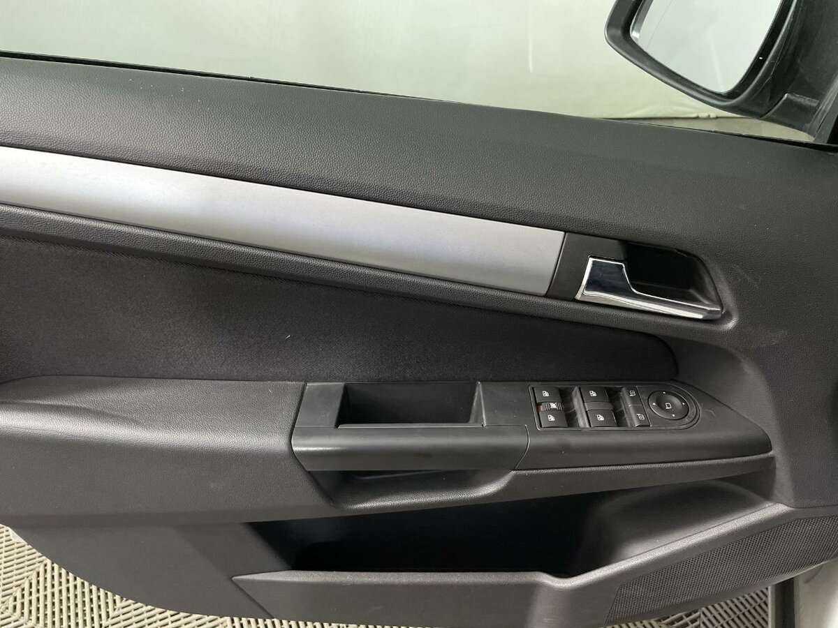 Opel Astra, 2010 - 167 660 км. | Фото №7