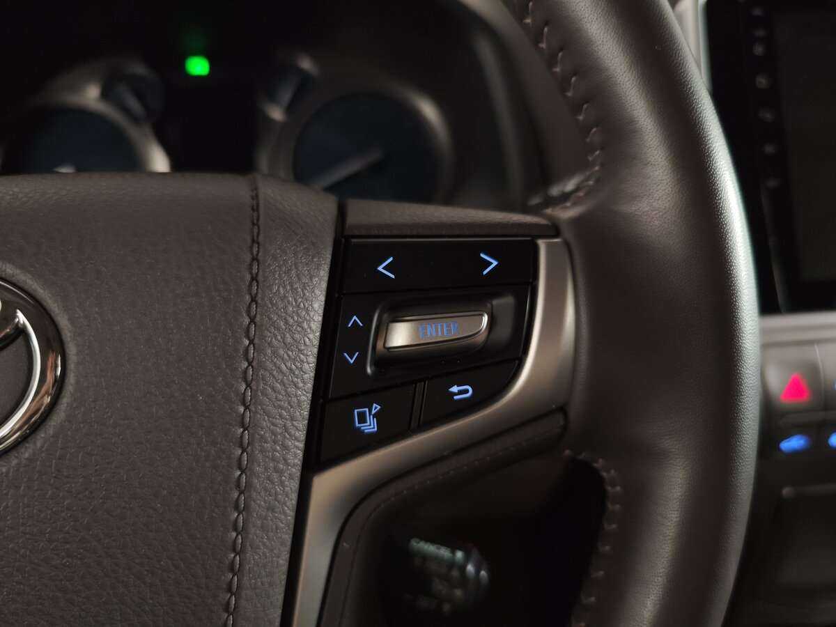 Toyota Land Cruiser Prado, 2021 Фото №21