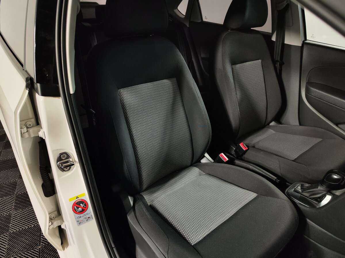 Volkswagen Polo, 2011 Фото №8