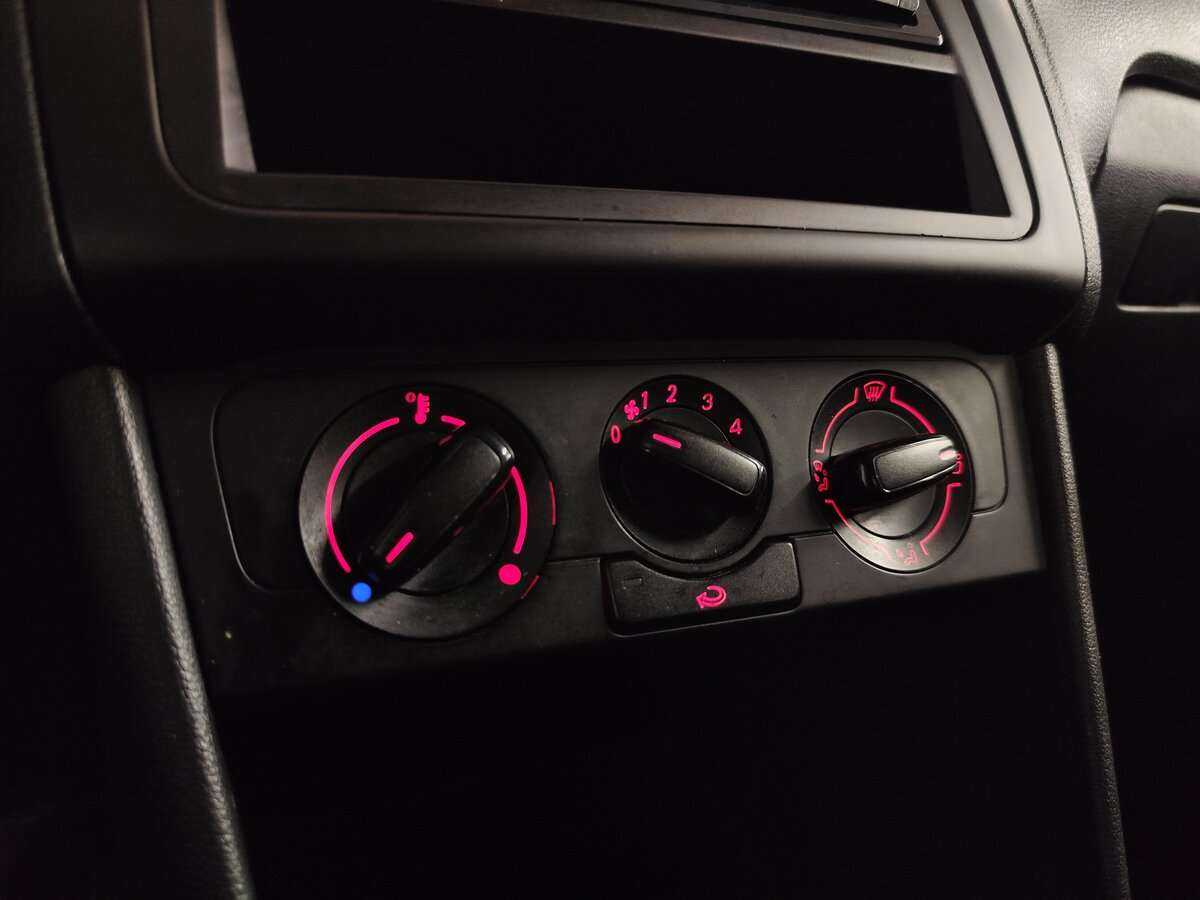 Volkswagen Polo, 2011 Фото №13