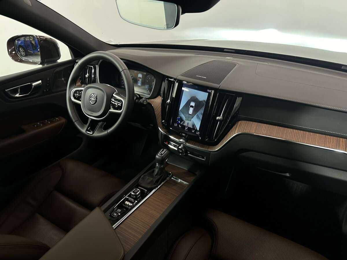 Volvo XC60, 2019 Фото №12