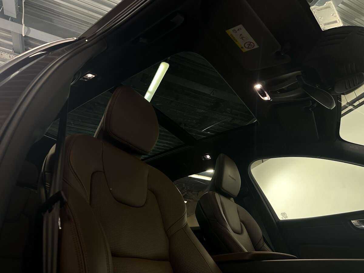 Volvo XC60, 2019 Фото №22