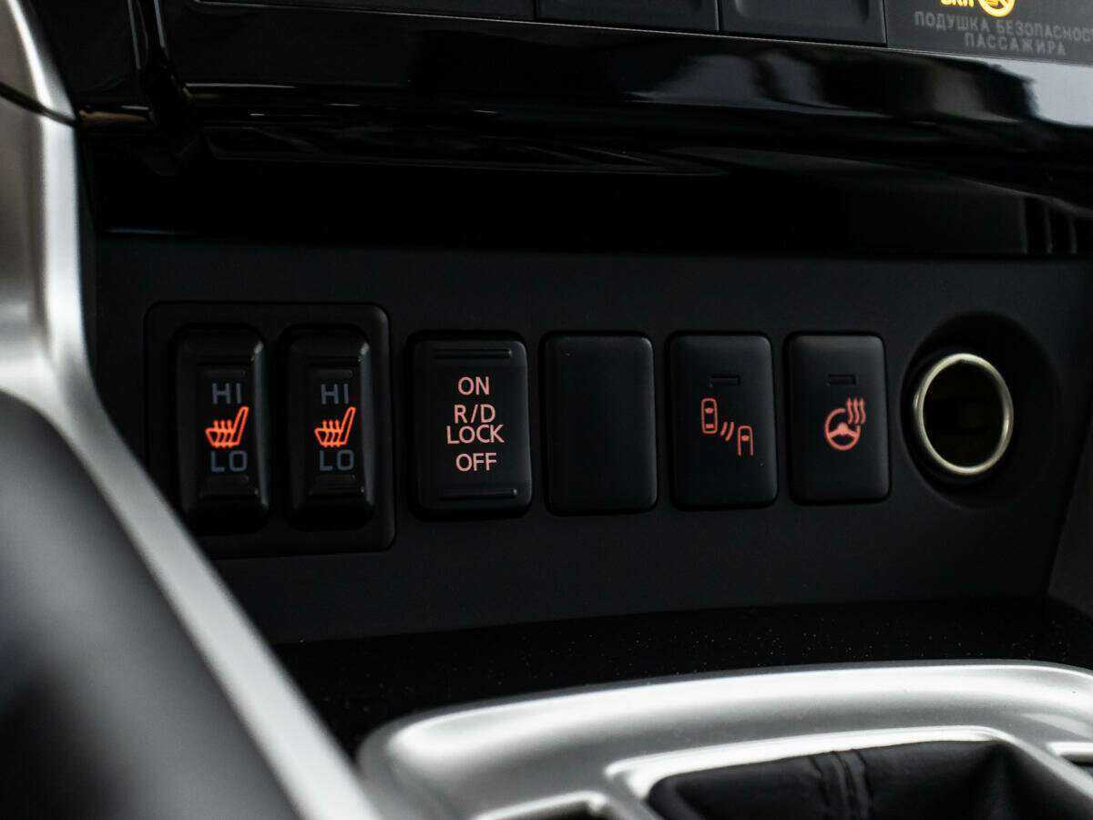 Mitsubishi Pajero Sport, 2020 Фото №18