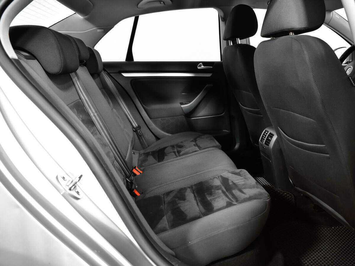 Volkswagen Jetta, 2010 Фото №10