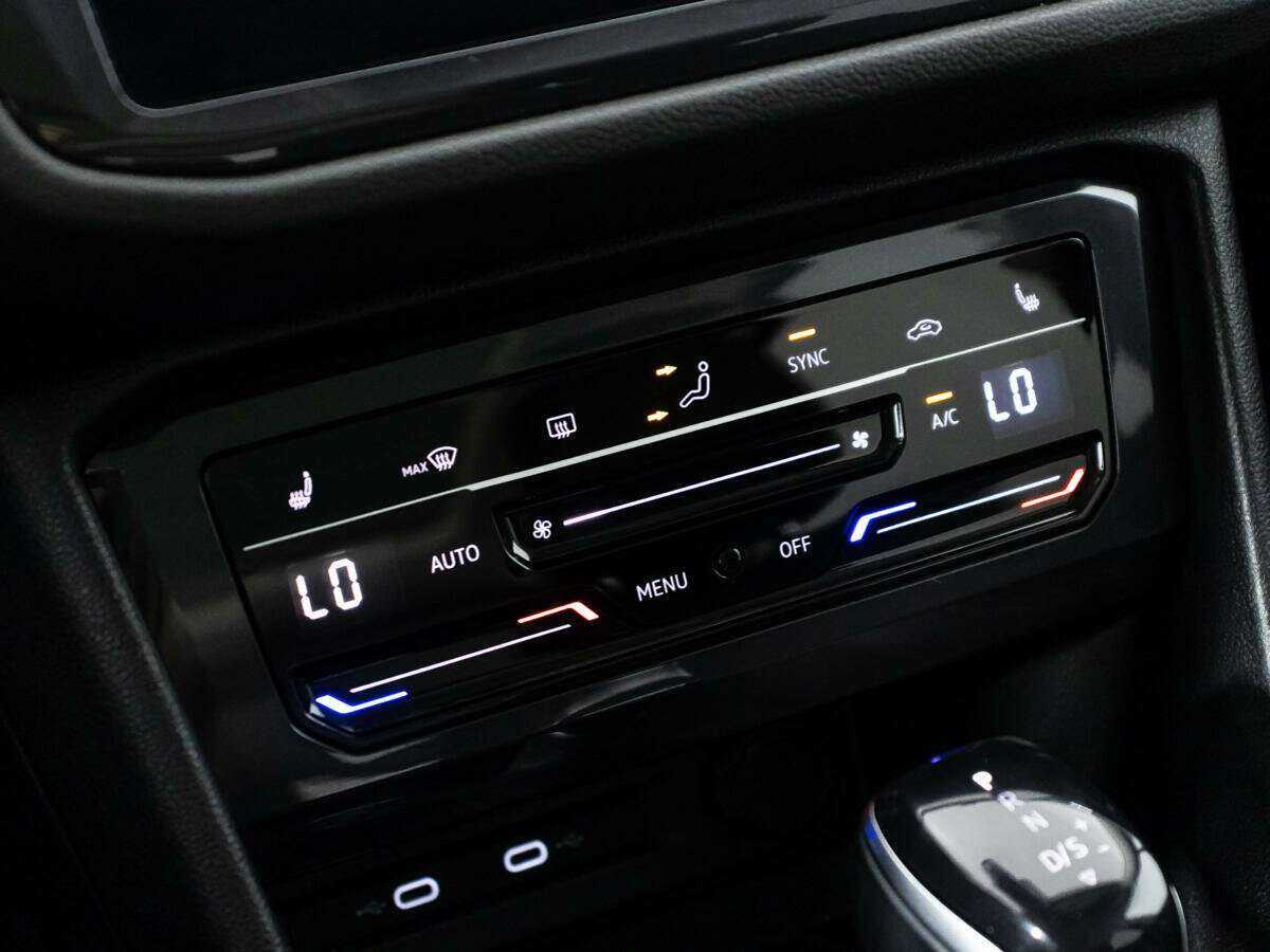Volkswagen Tiguan, 2021 Фото №18