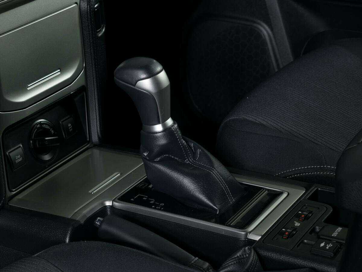 Toyota Land Cruiser Prado, 2018 Фото №16